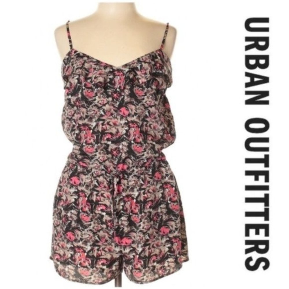Kimchi Blue Floral Romper Size XS Extra Small Spaghetti Straps Black Pink